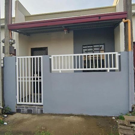 Bella 1 Bed & Breakfast Cabanatuan City ภายนอก รูปภาพ